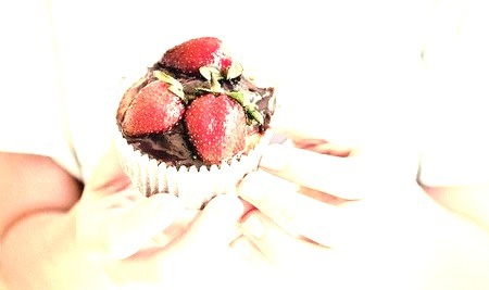 Strawberry Cupcake (by _Andrea_)