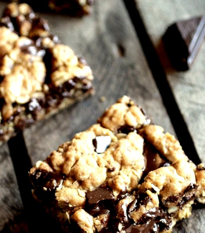 Recipe: Healthy Dark Chocolate Chunk Oatmeal Cookie Bars