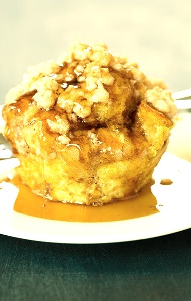 Pumpkin French Toast Muffins with Cinnamon Streusel Topping